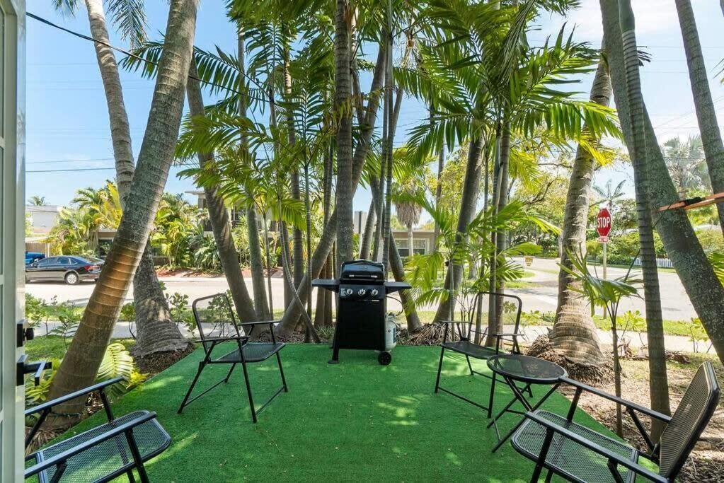 Walk To Las Olas Banyan Room Palm Paradise Inn 劳德代尔堡 外观 照片