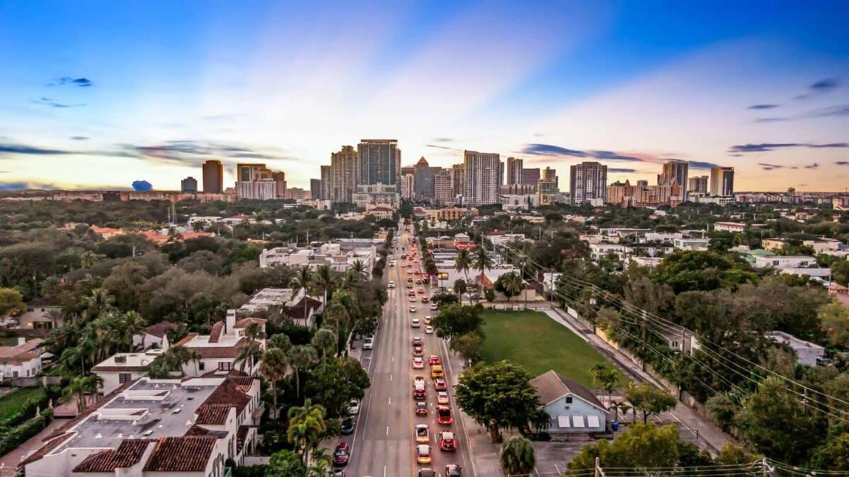 Walk To Las Olas Banyan Room Palm Paradise Inn 劳德代尔堡 外观 照片
